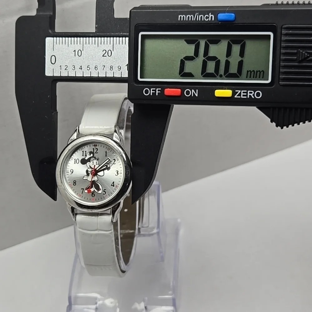 Womens Disney Minnie Mouse Nurse Watch White Silver Tone New Battery Classic
